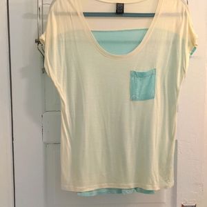Sleveless Summer top